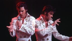 Курт Рассел в роли Элвиса Пресли в фильме 1979 года — биографическая драма о короле рок-н-ролла