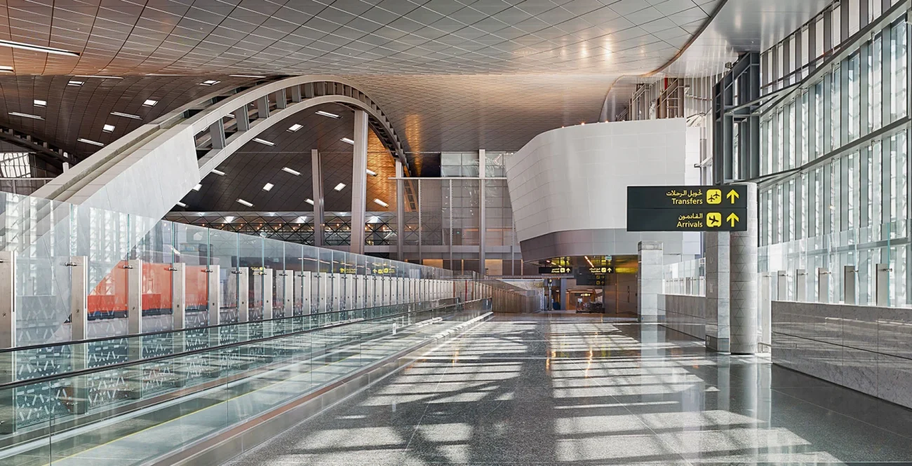 Застрявшим в Катаре туристам разрешили бесплатно жить и питаться в отелях