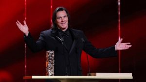 В Тарту показали спектакль, где зрители не видят актеров