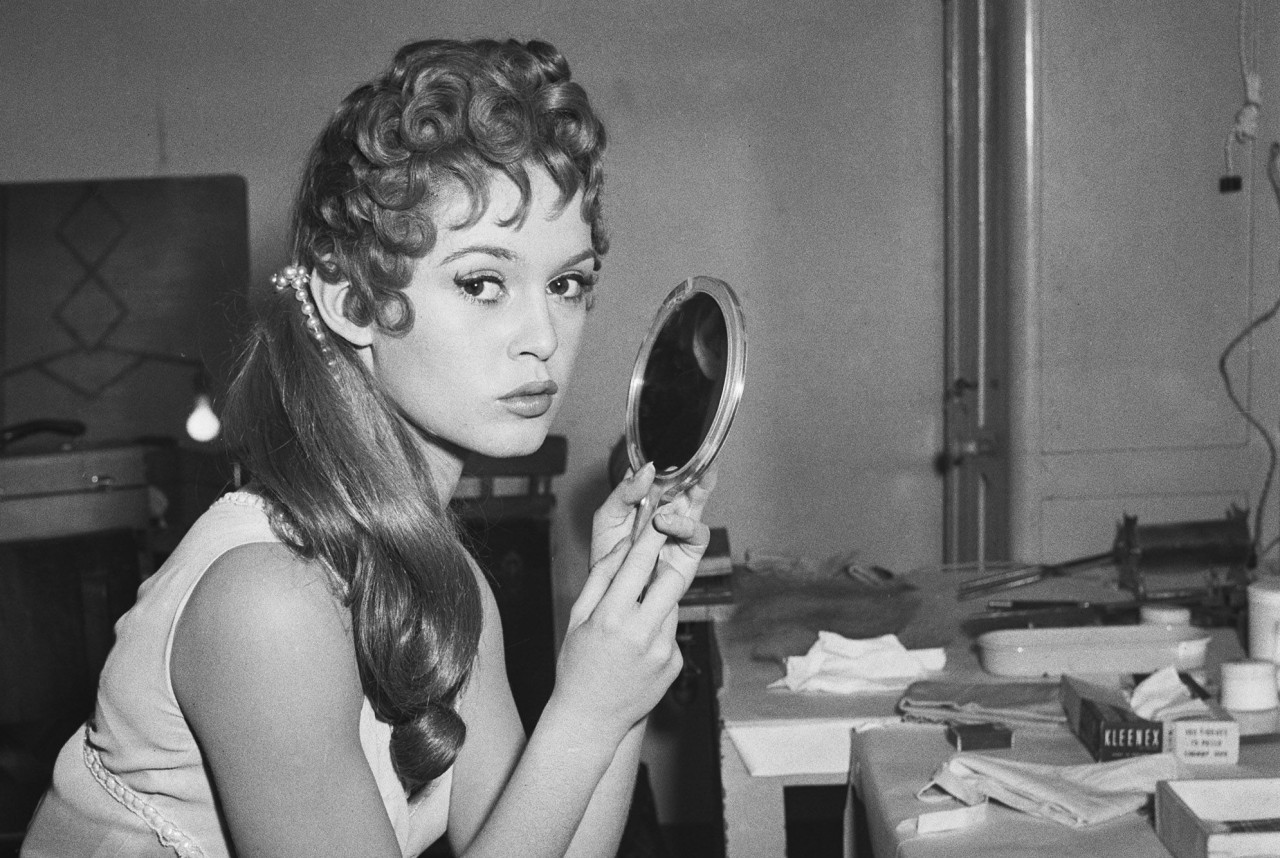 Мужские знаки Зодиака, которые могут дружить с женщинами без задней мысли. Но это не точно.