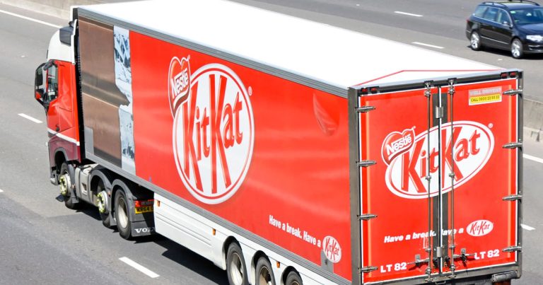 Найдена фура с 12 тоннами батончиков KitKat, похищенная по дороге из Италии в Польшу