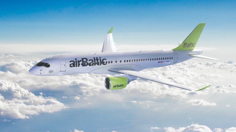 Латвия спасает airBaltic: правительство готовит срочный заем €30 млн