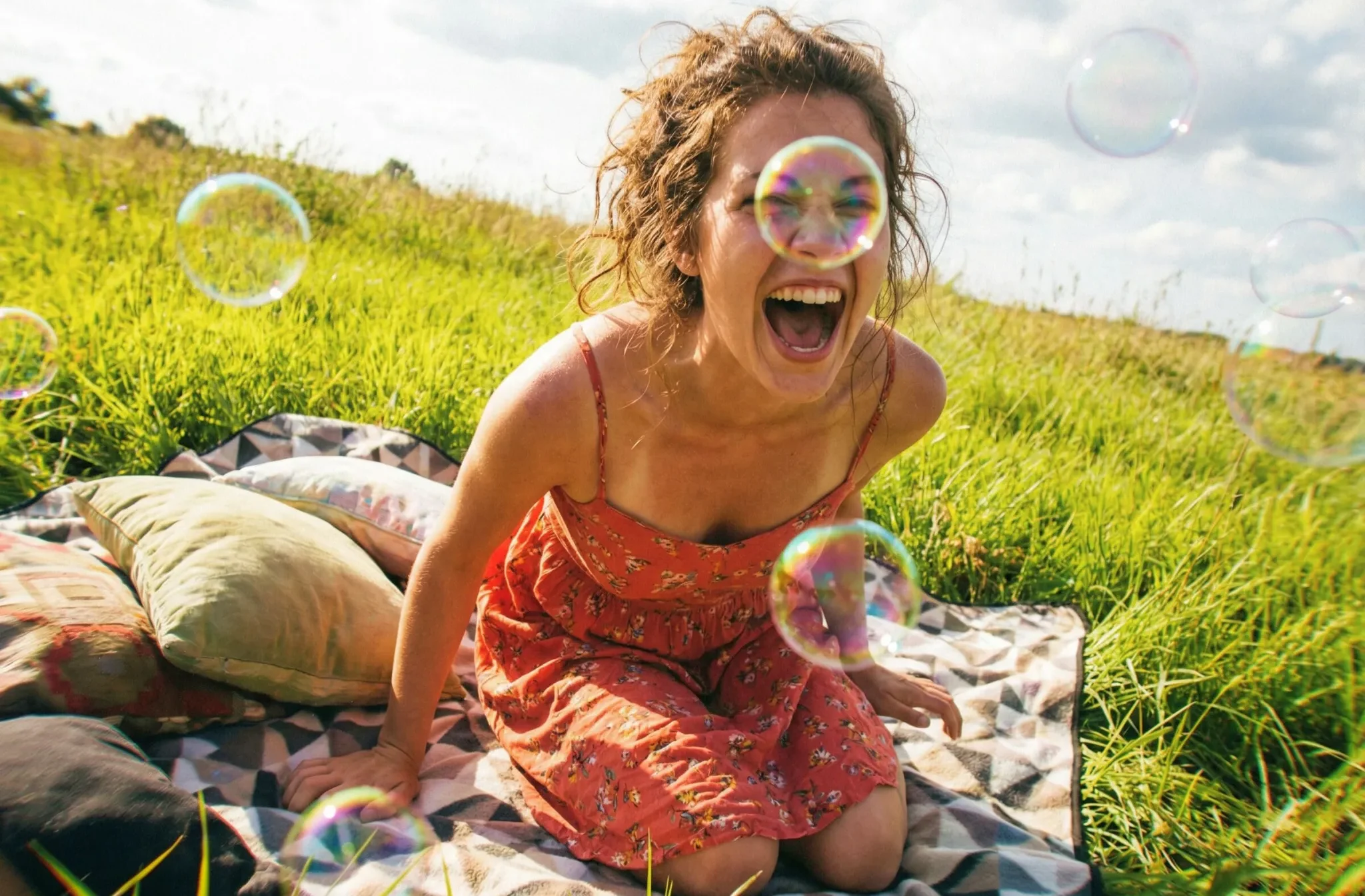 астрология, знаки зодиака и полная Луна — гороскоп о четырёх знаках, которым Сатурн в Овне принесёт удачу и перемены в период 2026–2028