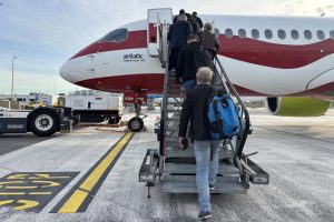 МИД Латвии организует возвращение граждан из ОАЭ - семьи с детьми и уязвимые группы в приоритете