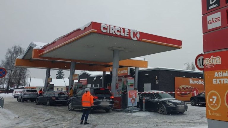 Подорожало! За неделю выросли цены на топливо в странах Балтии 