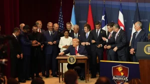 «Дроны бьют по небоскребам»: Иран атаковал соседние страны спустя 8 часов после обещания прекратить удары