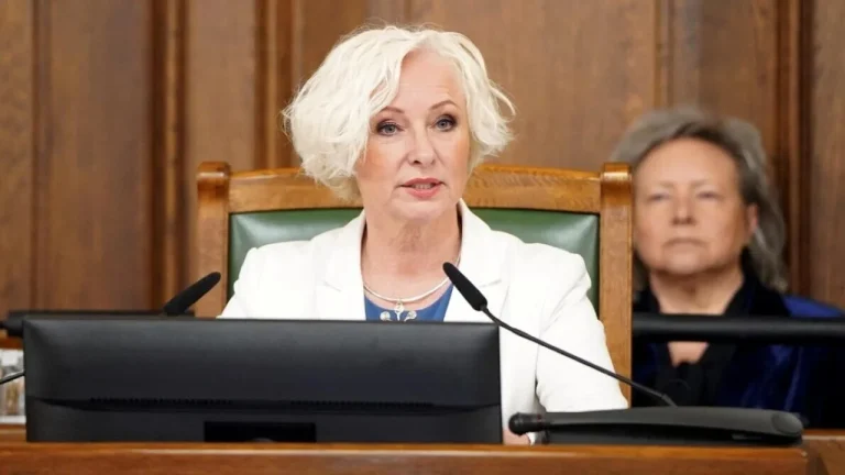 Кто в Сейме зарабатывает больше всех: опубликованы январские зарплаты депутатов