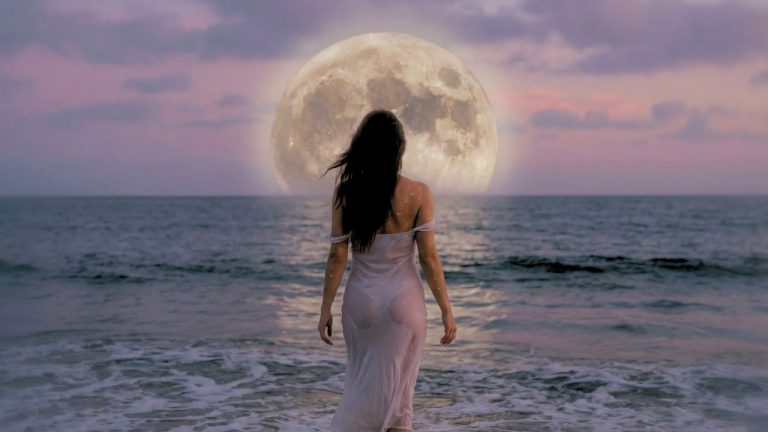 Астрологи назвали 4 месяца рождения, которым ретроградный Меркурий приносит пророческие сны