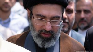 Со школьного протеста - в полицию: на подростка в Германии завели дело за плакат с оскорблением Мерца