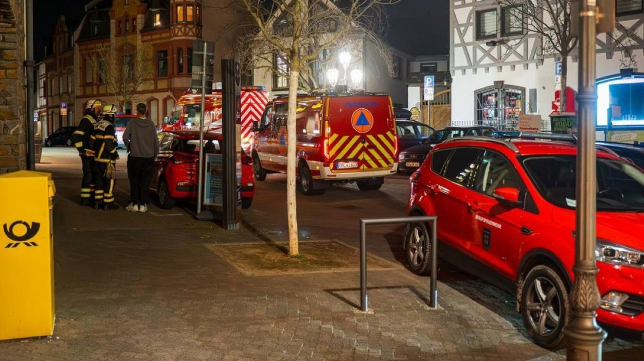 В Германии на жилые дома упали осколки метеорита