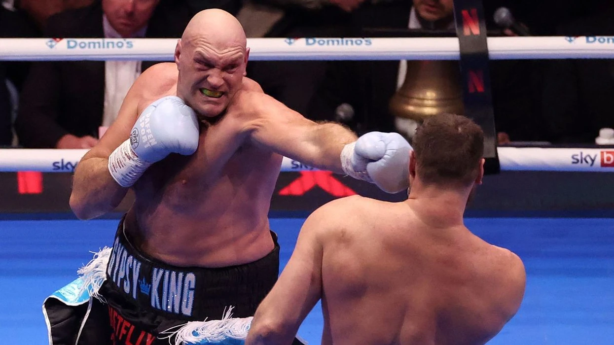 Фьюри вернулся из отставки, победил Махмудова и бросил вызов Джошуа, но не получил желаемого ответа