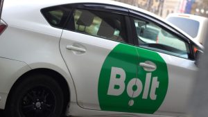 Великобритания пересмотрела стоимость въездных документов для граждан и неграждан Латвии