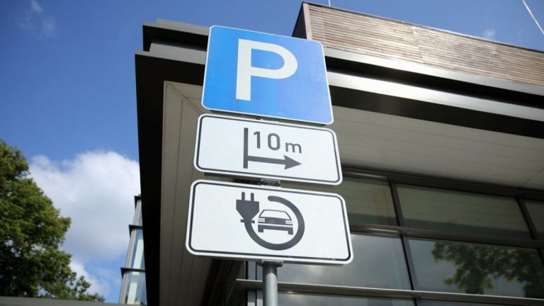 Парковки станут дороже? Rigas satiksme планирует на треть повысить тарифы