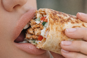 Юмор для тех, кто уже повзрослел и понял, что «здоровый образ жизни» - это выпить воды после шестой чашки кофе и считать, что день спасён