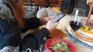 Европейские аэропорты не справились с внедрением биометрического контроля и заставляют пассажиров ждать проверки по три часа