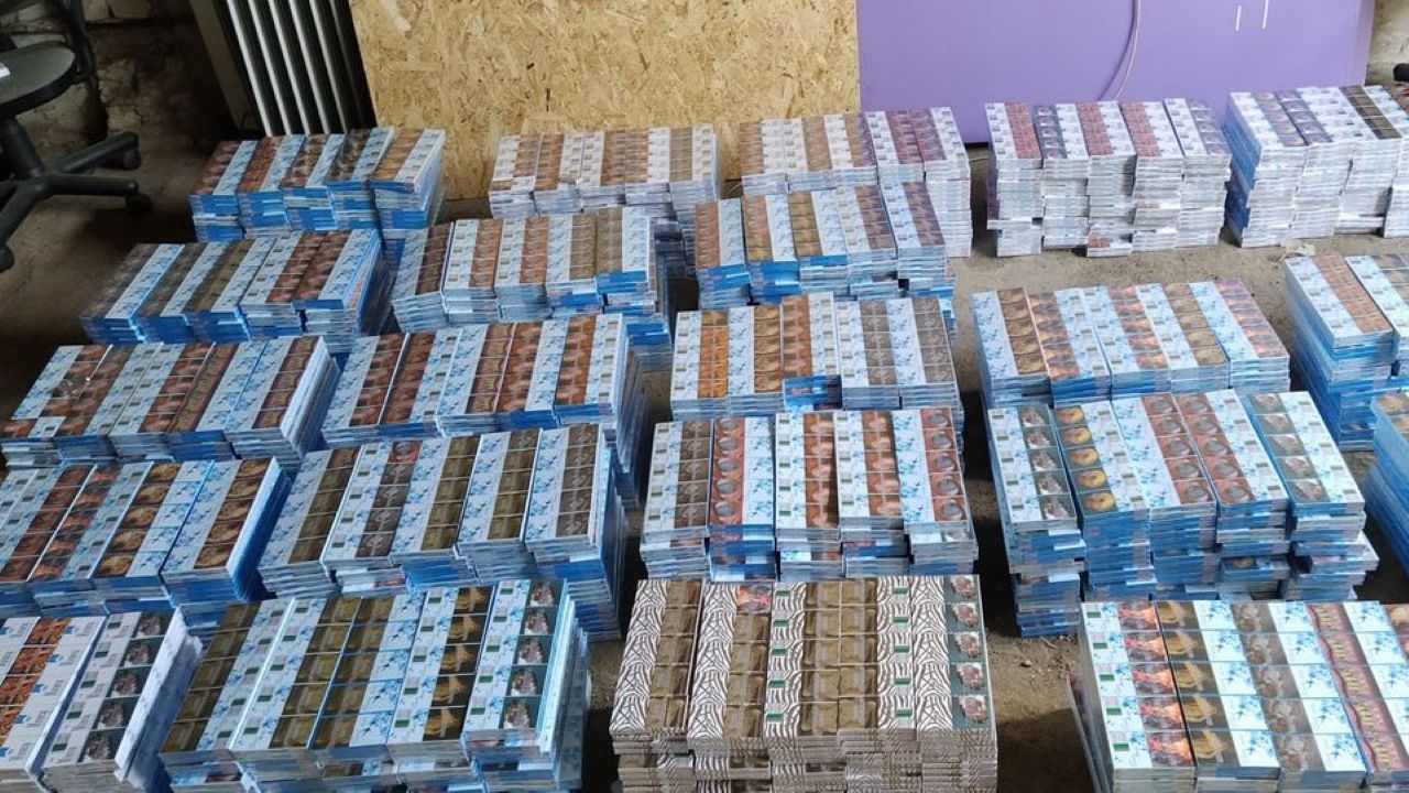 Контрабандные сигареты приплывают по Даугаве в тракторных шинах