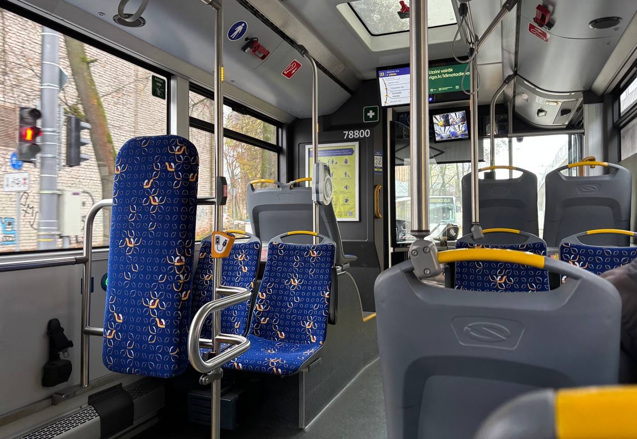 Ездят тут даром, да еще с чемоданом: водитель автобуса довел до слез близких ребенка-инвалида