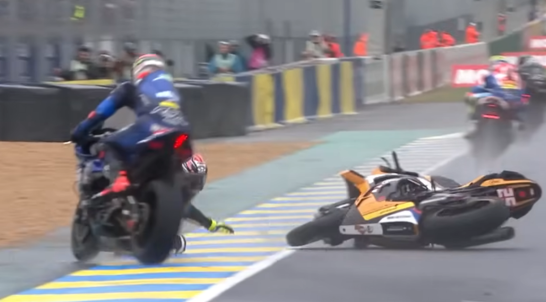 Драма на скорости 300 км/ч: латвийский мотогонщик не смог финишировать в Ле-Мане