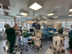 Ездят тут даром, да еще с чемоданом: водитель автобуса довел до слез близких ребенка-инвалида