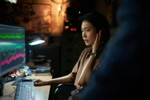 «Heartthrob» боб: трендовая стрижка с настроением 90-х, которая снова в моде