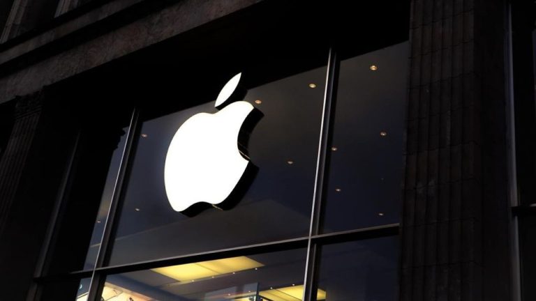 Тим Кук покидает пост главы Apple: кто возглавит компанию