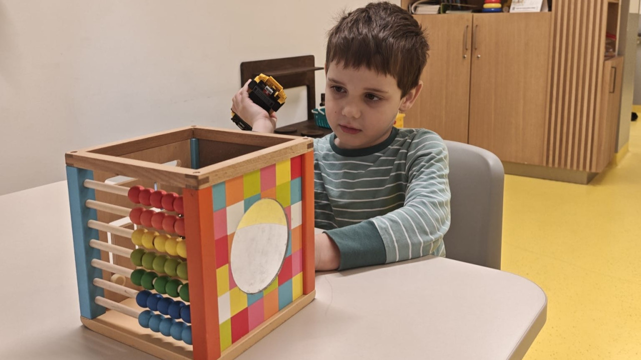 «Зеленая лампа»: 6-летнему Акиму нужна помощь для оплаты важной терапии