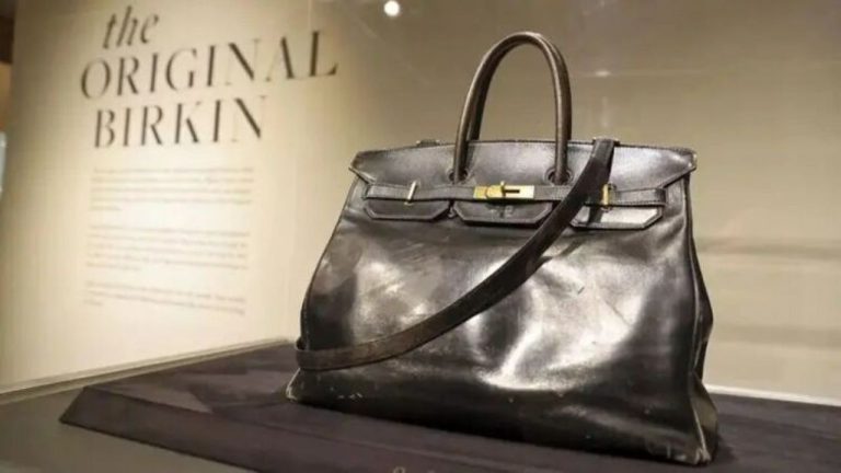 Сумка Hermès Birkin с личным посланием Джейн Биркин выставят на торги за сотни тысяч евро