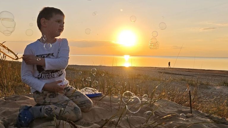 «Зеленая лампа»: 6-летнему Акиму нужна помощь для оплаты лечения