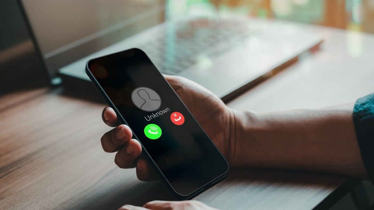 «Сдайте банковскую карту»: за участие в мошеннических схемах арестован денежный курьер