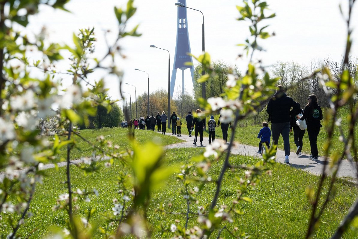 Сегодня проходит большая толока: Латвия наводит порядок