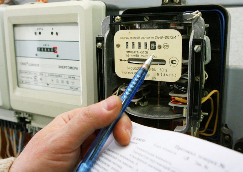 Резкий рост выработки ветряных электростанций привел к обвалу цен на электричество в 2,4 раза