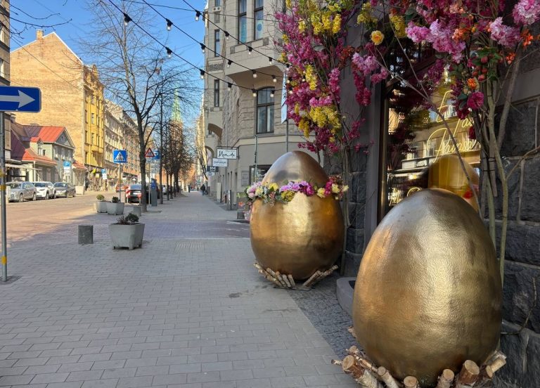 Бесплатные парковки и новое расписание поездов: гид по Риге на праздничные дни