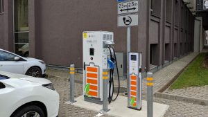 Трагедия на улице Стирну: мусоровоз насмерть сбил пенсионерку в жилом дворе