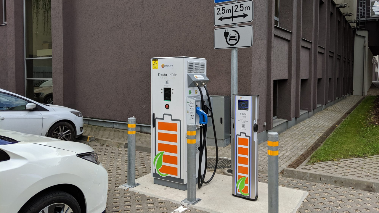 В Латвии меняются субсидии на электромобили: что важно знать перед покупкой