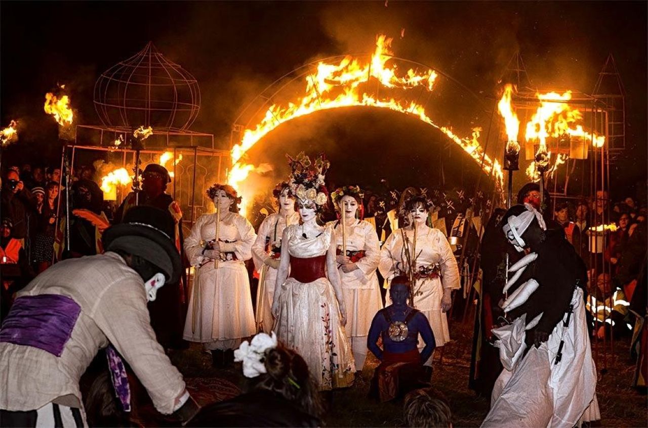 Самый мистический праздник весны: как страны Европы отмечают Вальпургиеву ночь