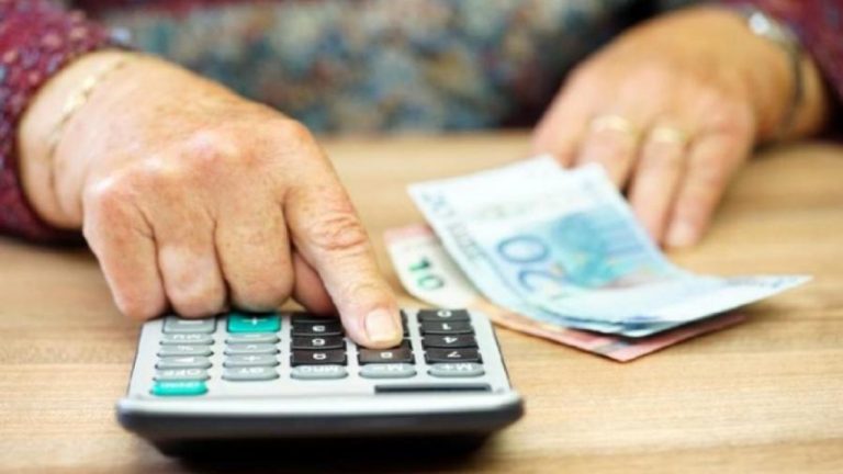 контраст между минимальными выплатами и максимальной пенсией 44 000 евро