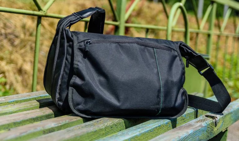 Охранник мэра Лондона забыл на улице полную оружия сумку