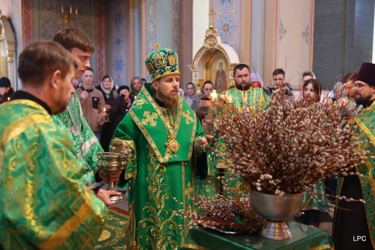 Редкое совпадение: католики и протестанты празднуют Пасху, православные - Вербное воскресенье