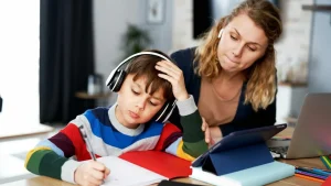 ребёнок делает домашнее задание без давления родителей — психологический метод выбора