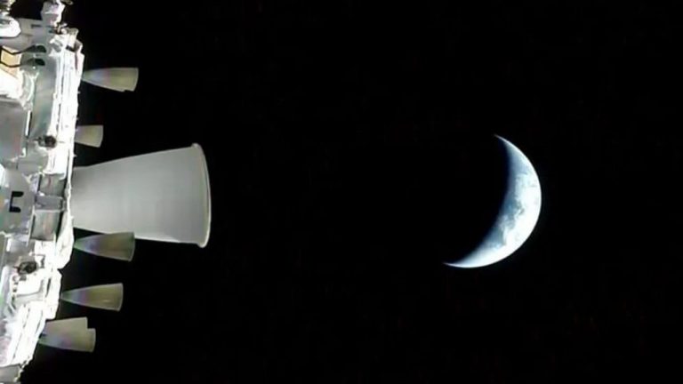 Космическая история: «Орион» готовится зайти за обратную сторону Луны
