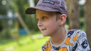 «Зеленая лампа»: 9-летнему Динару из Айзкраукле нужна помощь, чтобы он начал говорить