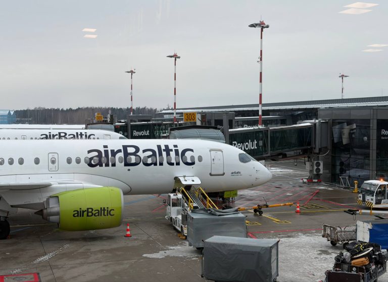 Соседи отказались помогать airBaltic и считают что спасение авиакомпании должно стать заботой самой компании