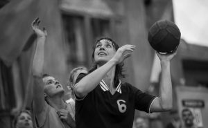 Неузнаваемая Анджелина Джоли в Камбодже спровоцировала волну слухов о появлении двойника