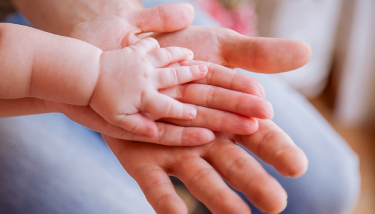 За первые три месяца года рижские семьи получили почти полмиллиона евро на пособия при рождении ребёнка