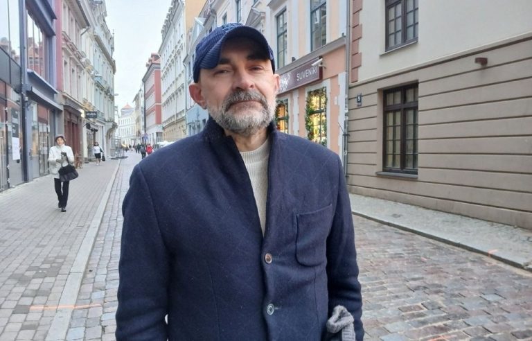 Режиссера Сергея Голомазова уволили из Рижского русского театра им. М. Чехова (дополнено)