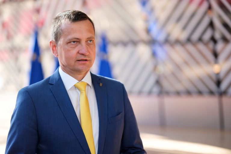 KNAB задержал министра сельского хозяйства Арманда Краузе по делу о лесных субсидиях