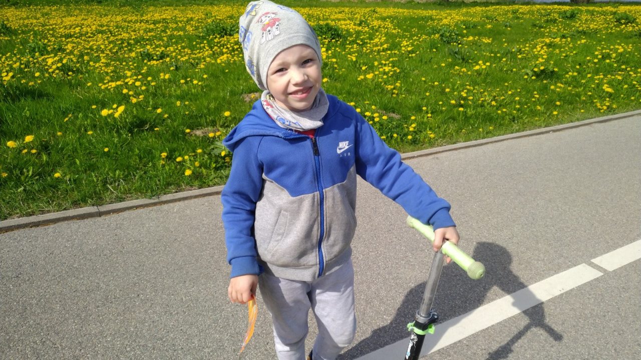 «Зеленая лампа»: для оплаты реабилитации 7-летнему Назару не хватает 3800 евро
