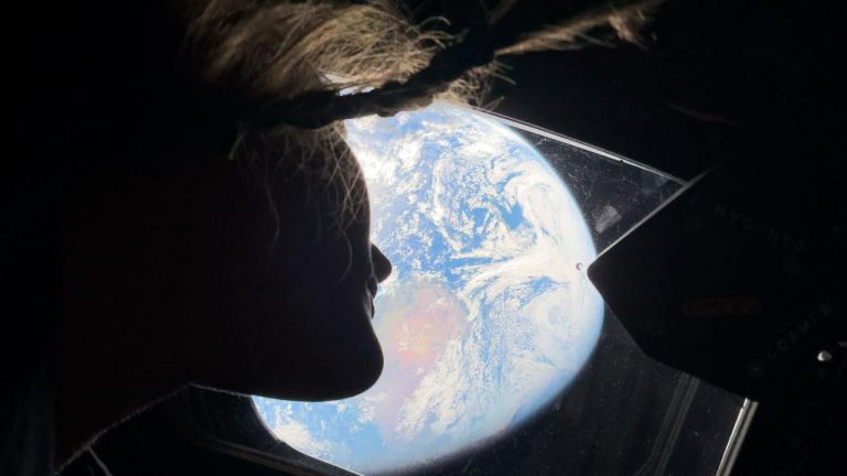 NASA опубликовало архив из 12 тысяч снимков миссии «Артемида-II»: редкие кадры Луны и Земли стали доступны всем