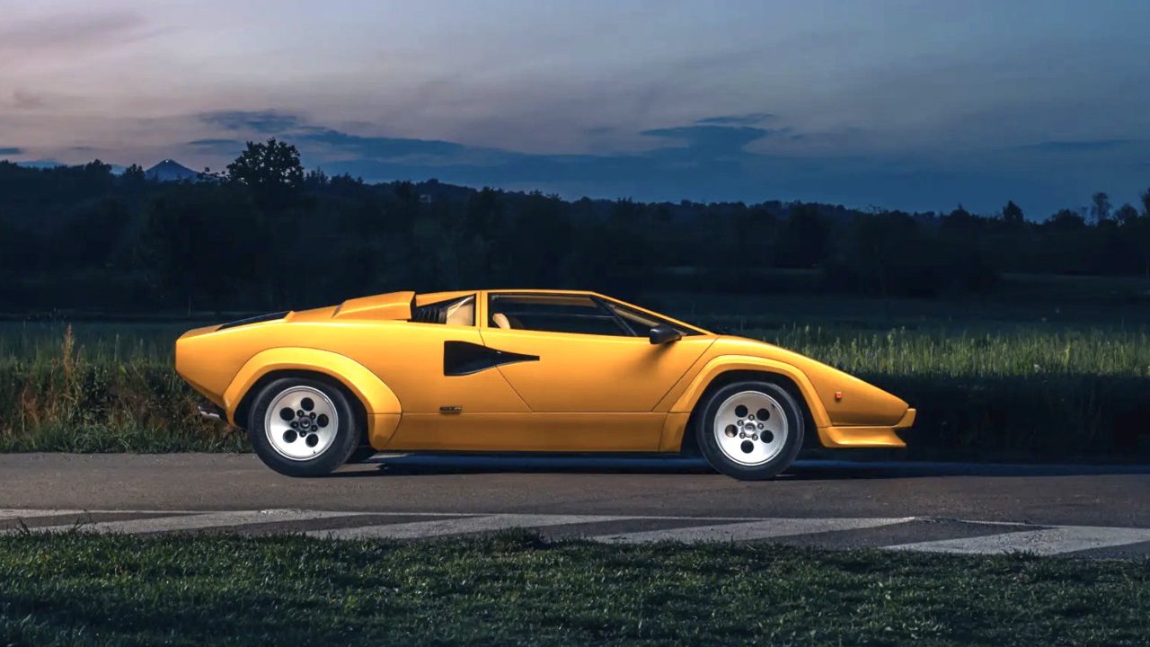 «Ярче солнца»: единственный в мире золотой Lamborghini Countach выставили на аукцион