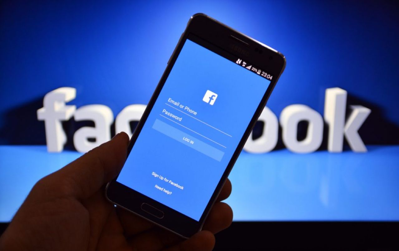 В Facebook и Instagram произошел глобальный технический сбой по всему миру